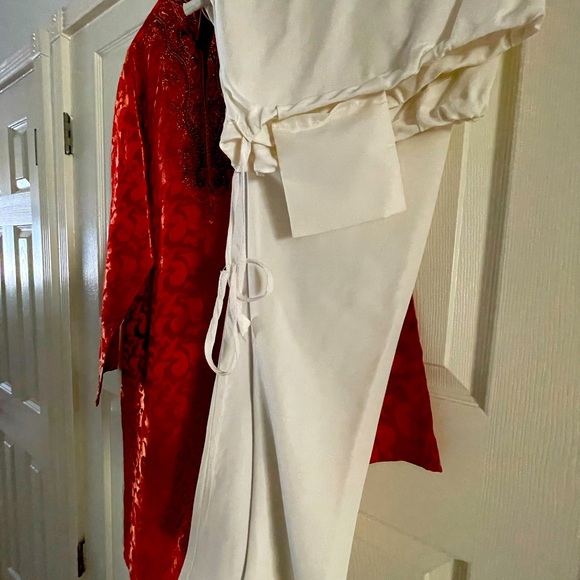 Red Narue top. - Picture 2 of 3